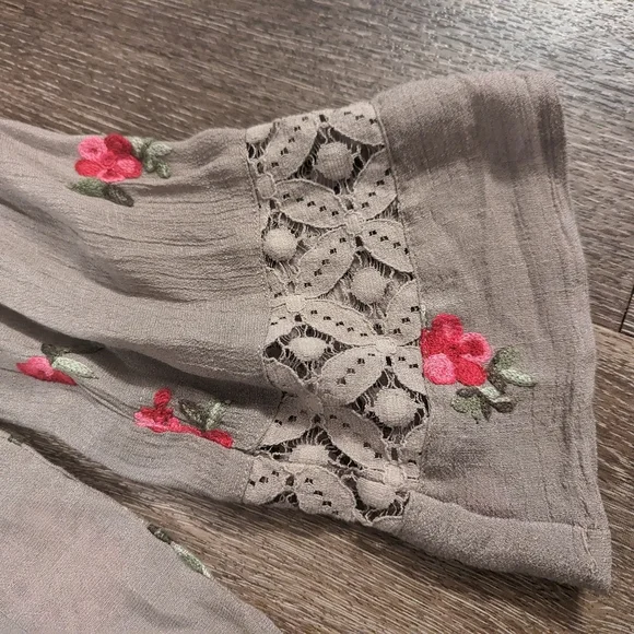 Fig and Flower embroidered boho floral tie front top - Picture 6 of 10